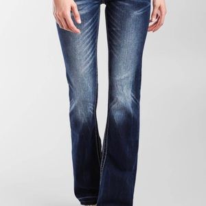 🤩 Women’s Miss Me Bootcut Stretch Jeans, size 29